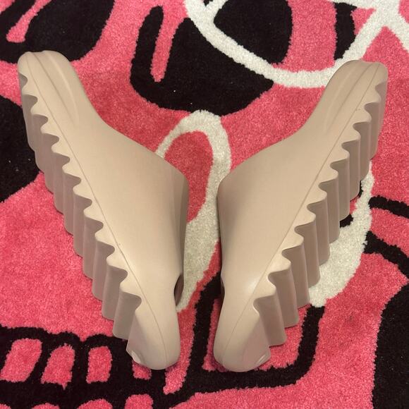 Yeezy Slide Pure (First Release) - Size 11 - Brand New - Picture 5 of 10